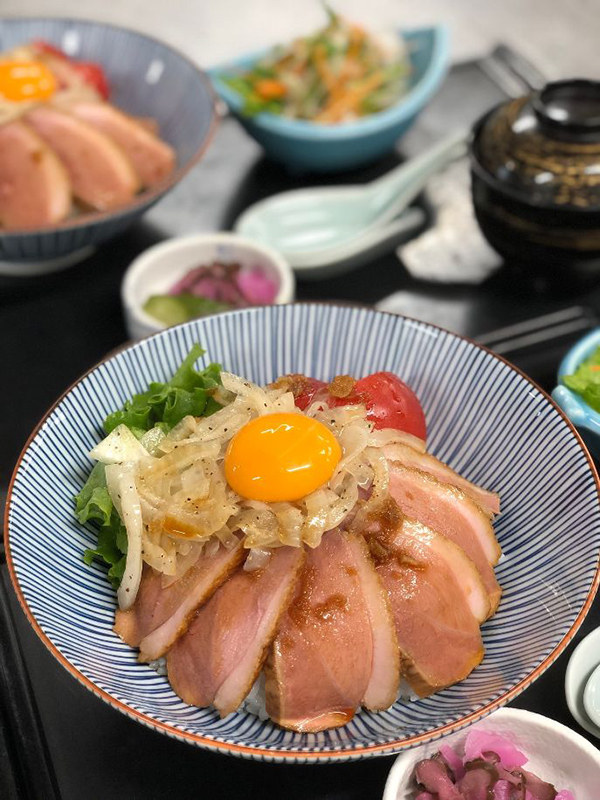 鴨ローストダック丼 1,320円